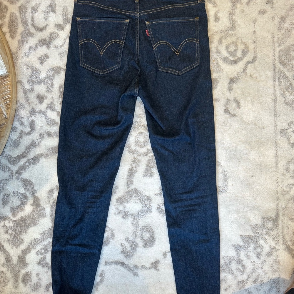 Dark Wash Levi’s Women's Jeans